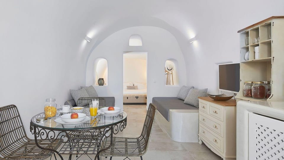 Amaya Selection of Villas Hotel in Oia