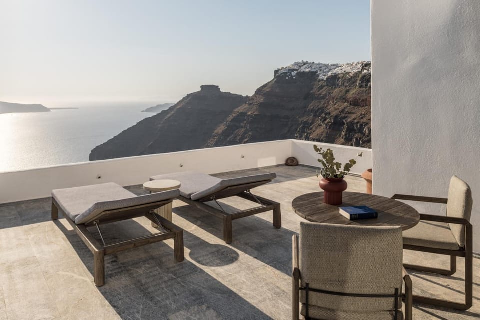 Homeric Poems Apartment hotel in Thera