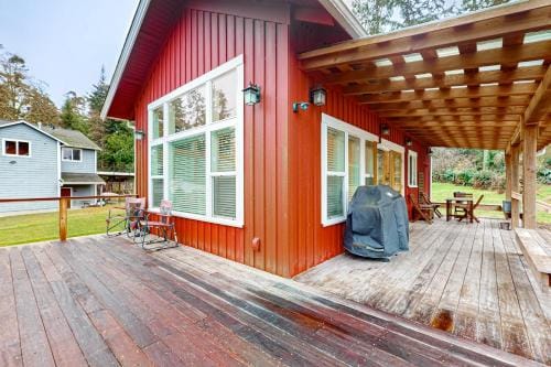 Saratoga Passage Bungalow Hotel in Camano Island