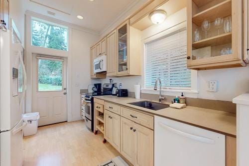 Saratoga Passage Bungalow Hotel in Camano Island