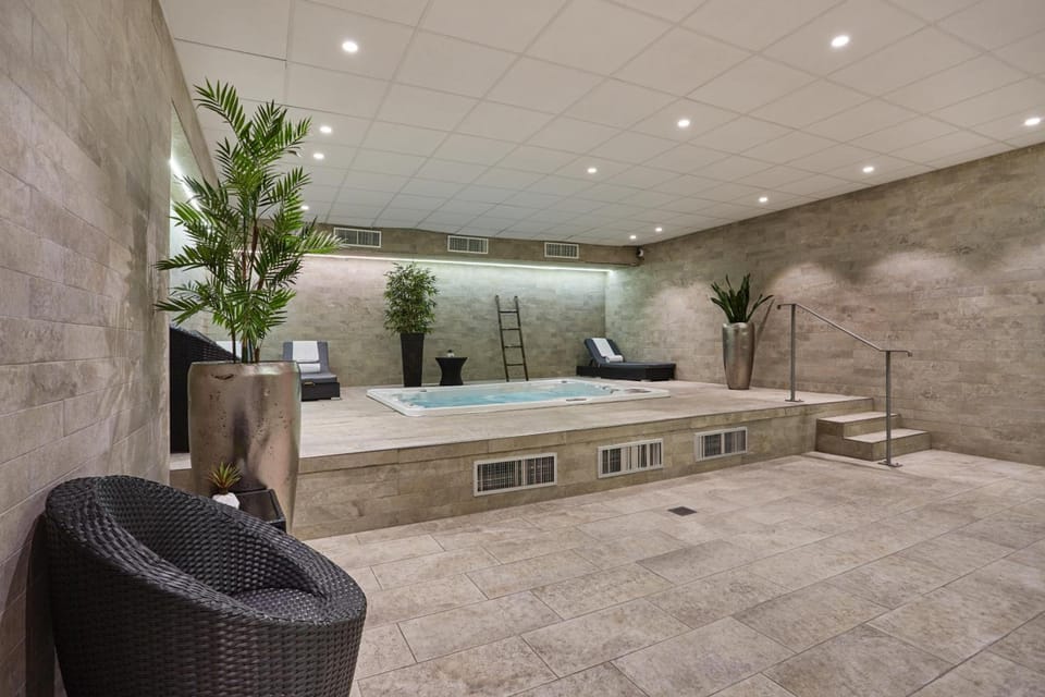 Hot tub