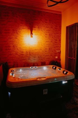 Bali Coco SPA Hotel in Charleroi