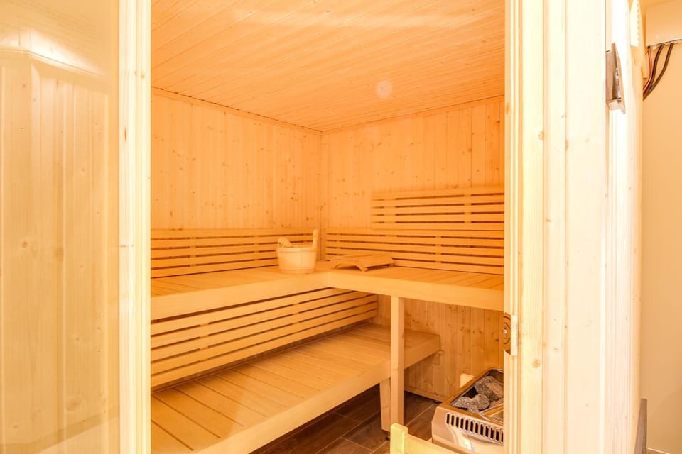 Mom'Art Hotel & Spa Hotel in Paris