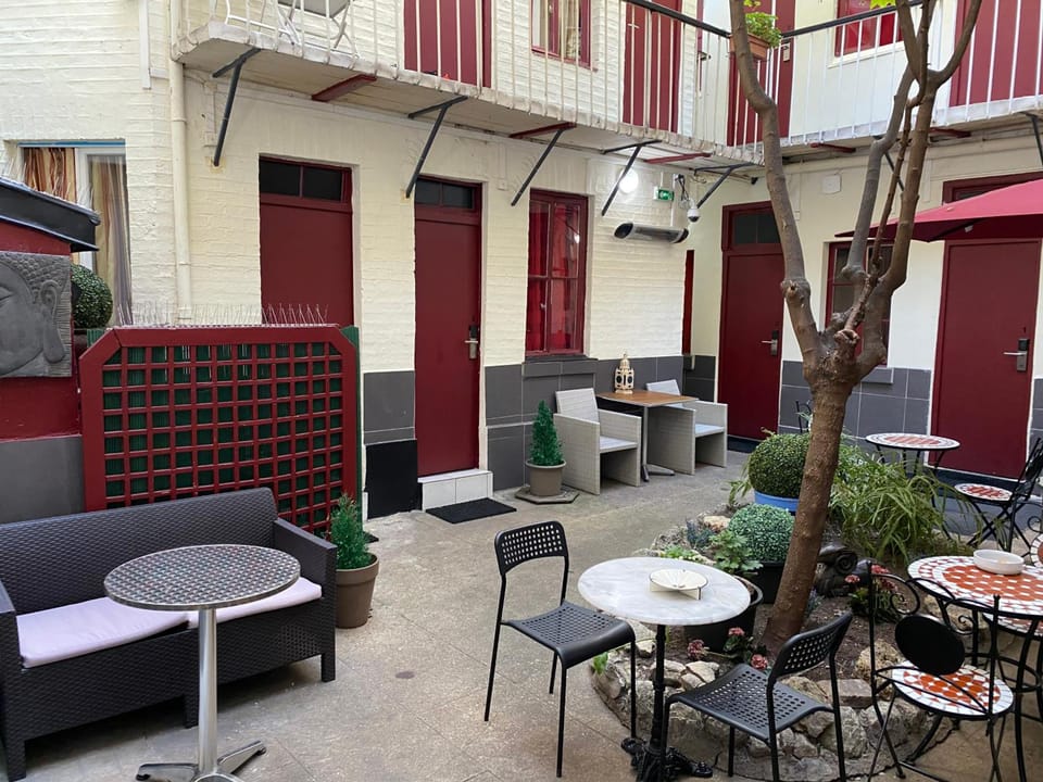 Hotel Chevallier Hotel in Levallois-Perret