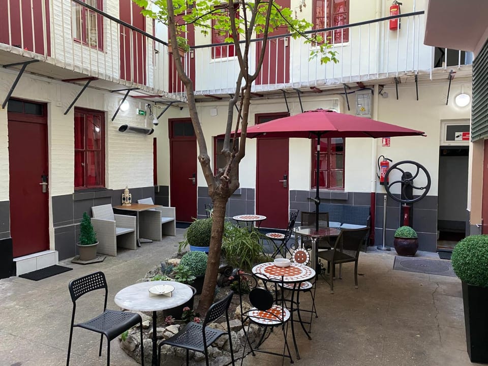 Hotel Chevallier Hotel in Levallois-Perret