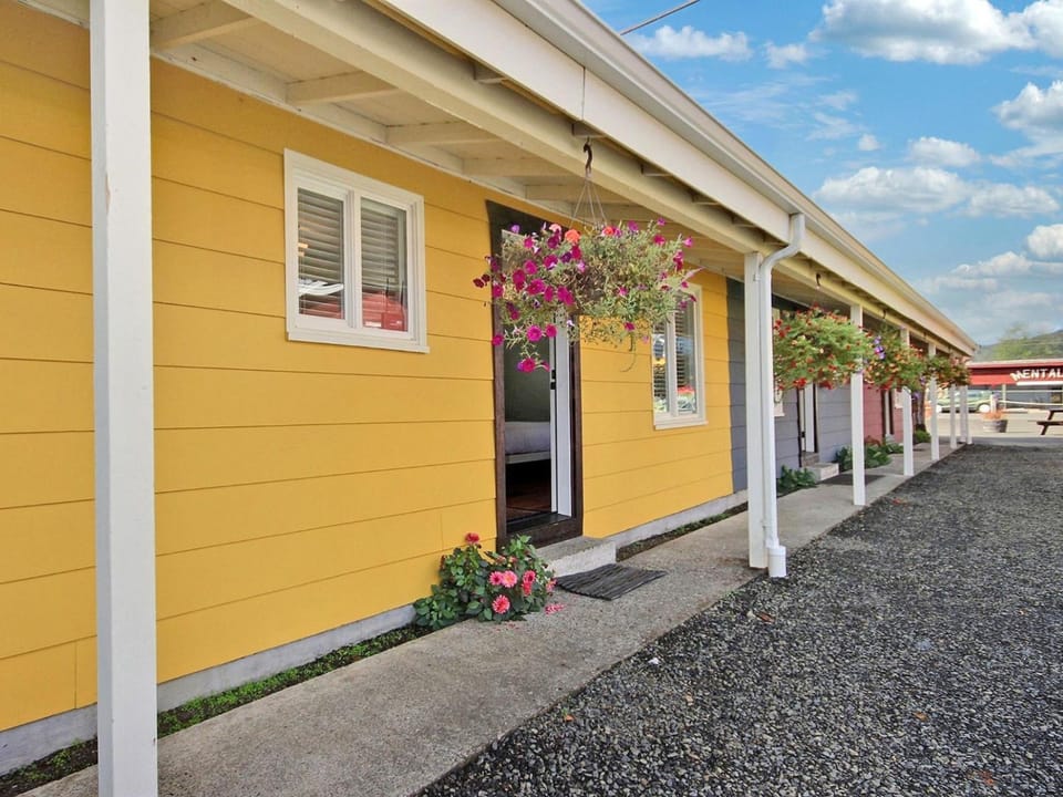 Pitchwood Inn Motel in Washington