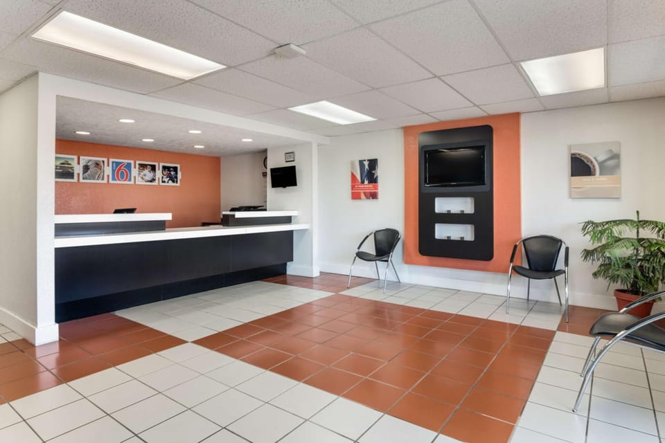 Motel 6 Youngstown, OH Hotel in Ohio