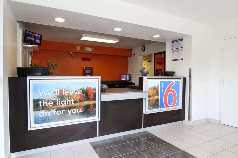 Motel 6 Middleburg Heights, OH - Cleveland Hotel in Middleburg Heights