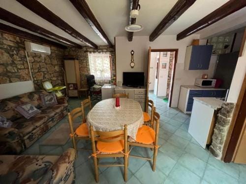 Charming home with pool in Barbariga Hotel in Peroj