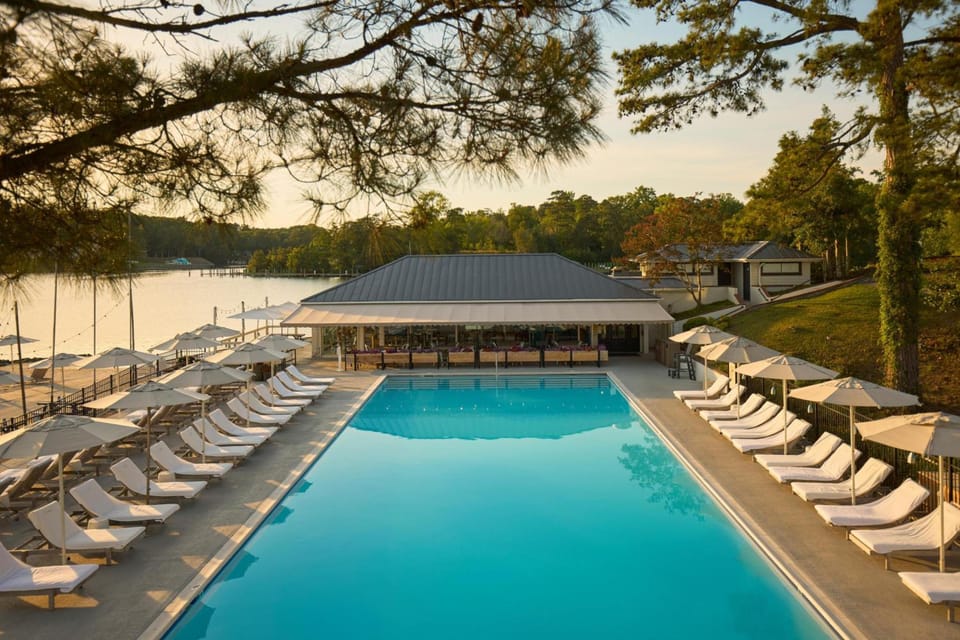The Tides Inn Resort in Irvington