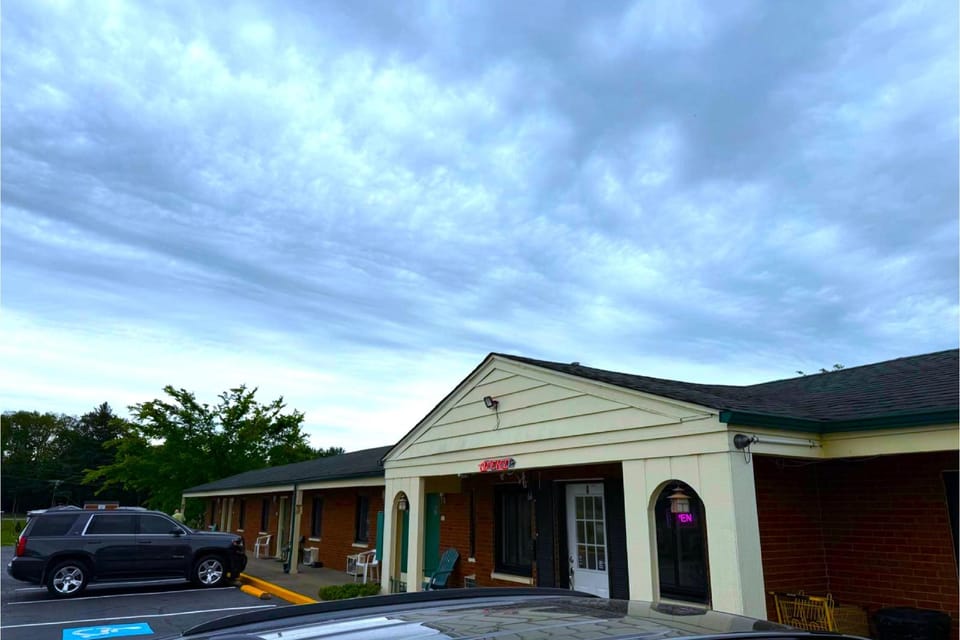 Hillcrest Motel by Oyo Aurora near Lawrenceburg Hotel in Indiana