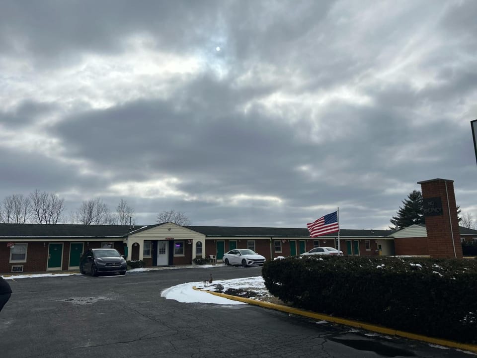 Hillcrest Motel by Oyo Aurora near Lawrenceburg Hotel in Indiana