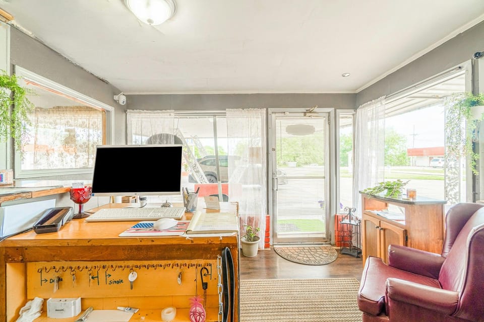 OYO Holiday Capri Motel & Rv Park Hotel in Arkansas