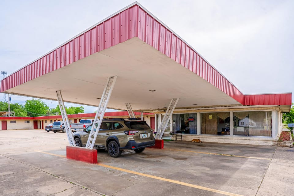 OYO Holiday Capri Motel & Rv Park Hotel in Arkansas