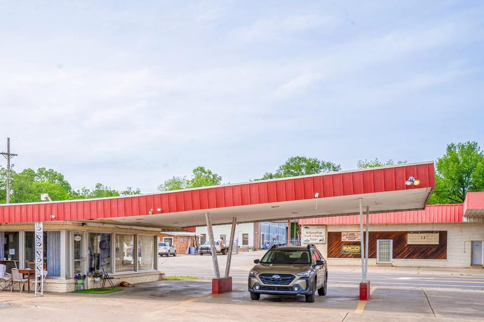 OYO Holiday Capri Motel & Rv Park Hotel in Arkansas