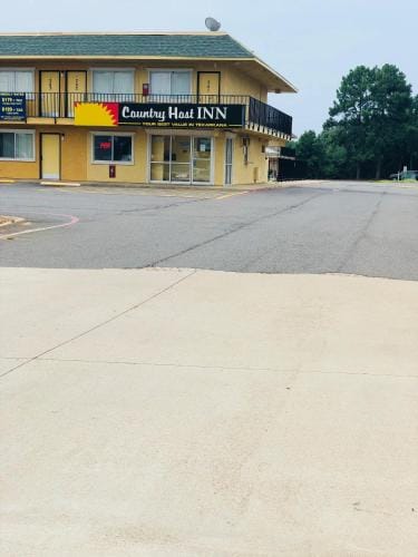 Country Host Inn Motel in Texarkana