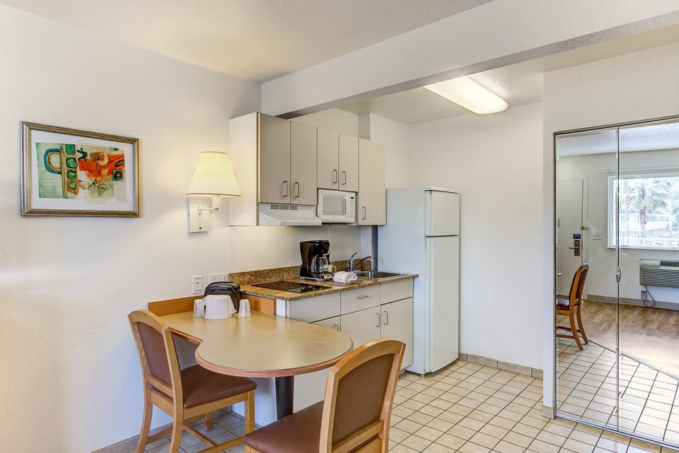 Studio 6 Extended Stay - Kissimmee, FL - Orlando Hotel in Osceola County