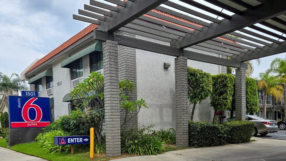 Studio 6  Suites Santa Ana, CA Hotel in Santa Ana