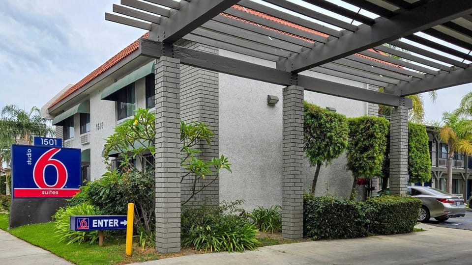 Studio 6  Suites Santa Ana, CA Hotel in Santa Ana