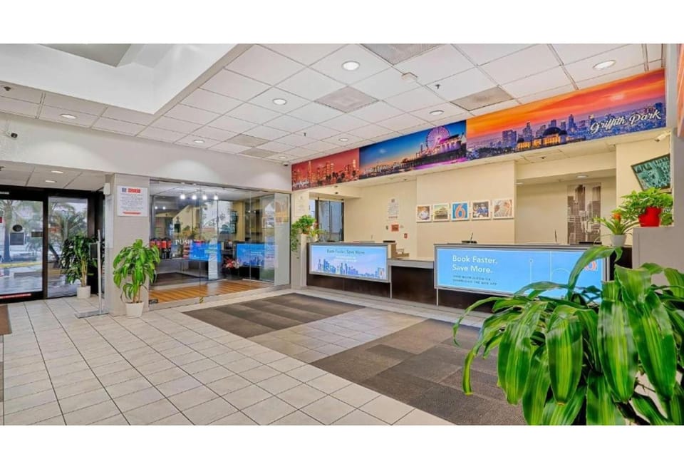 Studio 6  Suites Los Angeles, CA - Los Angeles LAX Hotel in Inglewood