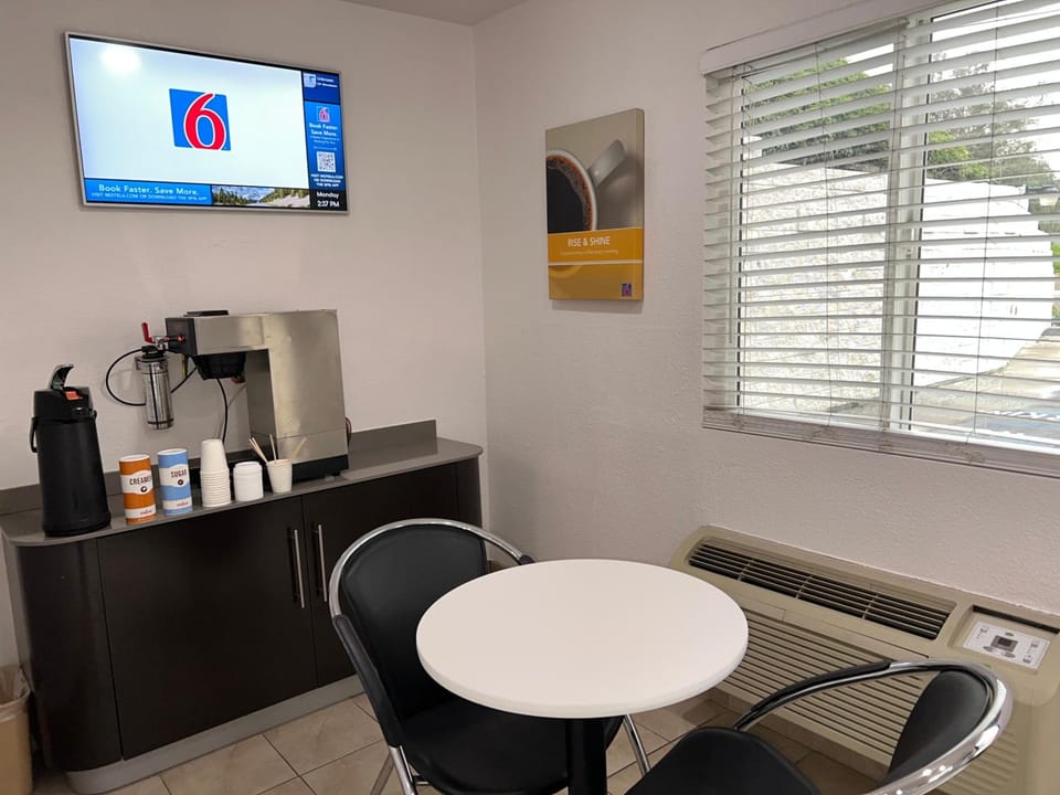 Motel 6 Orange, CA - Anaheim Hotel in Anaheim Hills