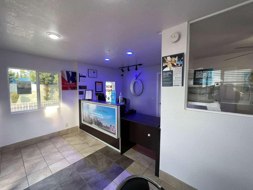 Motel 6 Orange, CA - Anaheim Hotel in Anaheim Hills
