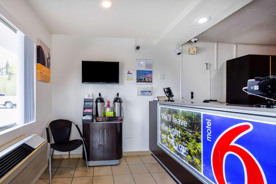 Motel 6 Kelso, WA - Mt. St. Helens Hotel in Longview