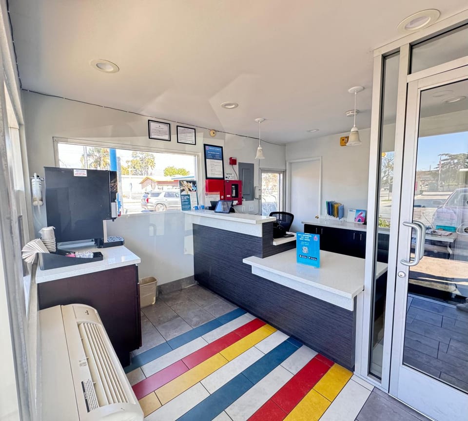 Motel 6 Ontario, CA - Airport Hotel in Rancho Cucamonga