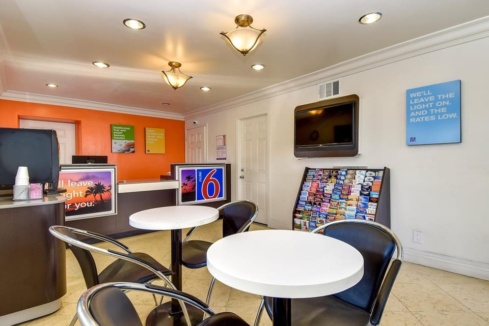 Motel 6 Garden Grove, CA Hotel in Santa Ana