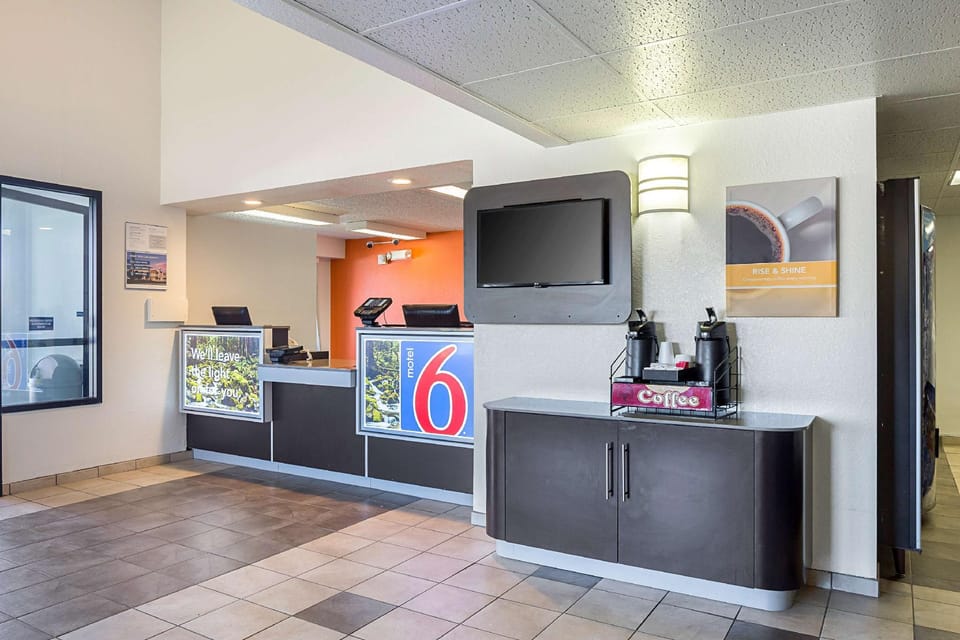 Motel 6 Spokane, WA - East Hotel in Spokane Valley