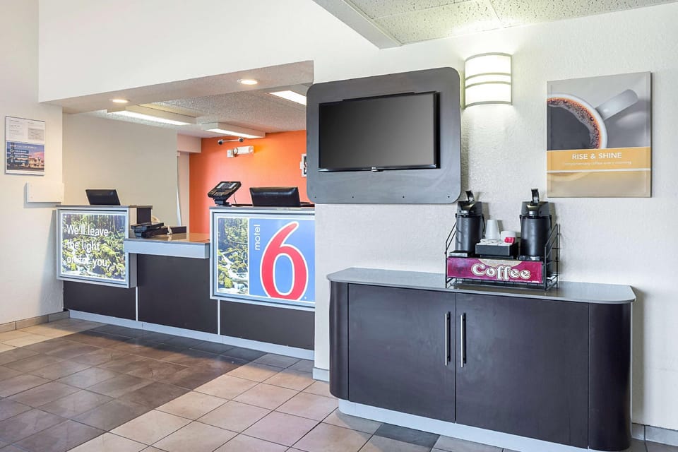 Motel 6 Spokane, WA - East Hotel in Spokane Valley