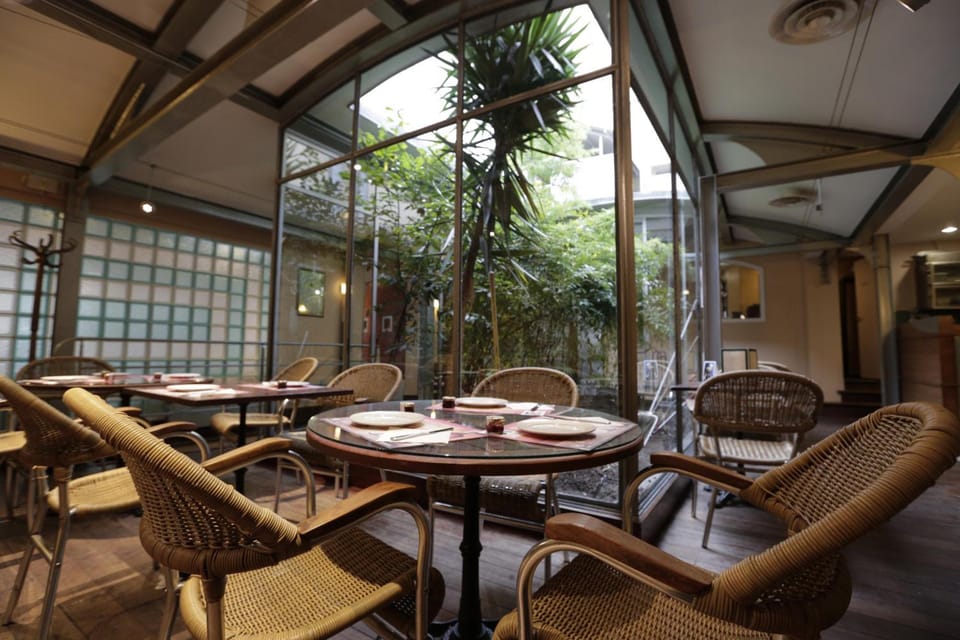 Hotel Au Petit Caporal Hotel in Île-de-France