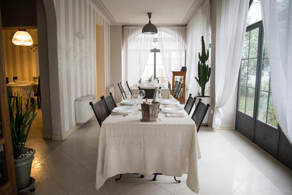 VILLA FRANCA IN FRANCIACORTA B&B Bed and Breakfast in Province of Brescia