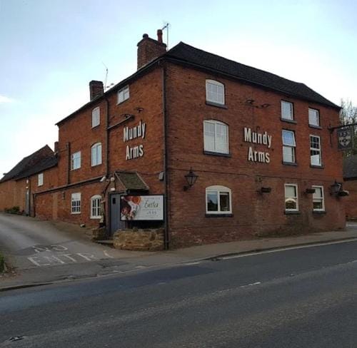 Mundy Arms Rooms Hotel in Derby