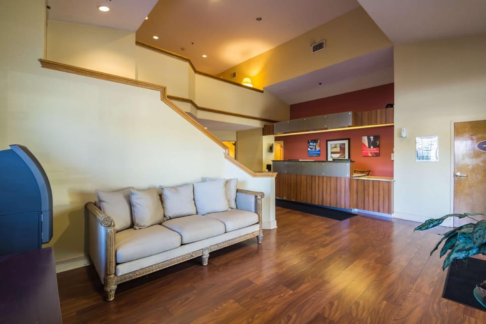 Motel 6 Indianapolis, IN - Airport Hotel in Indianapolis
