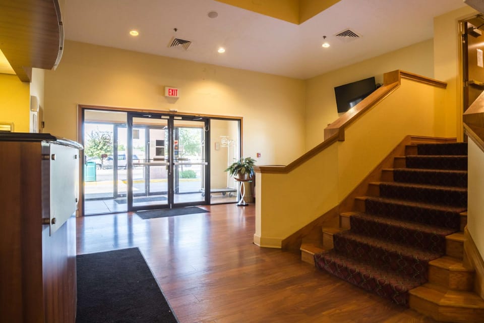 Motel 6 Indianapolis, IN - Airport Hotel in Indianapolis