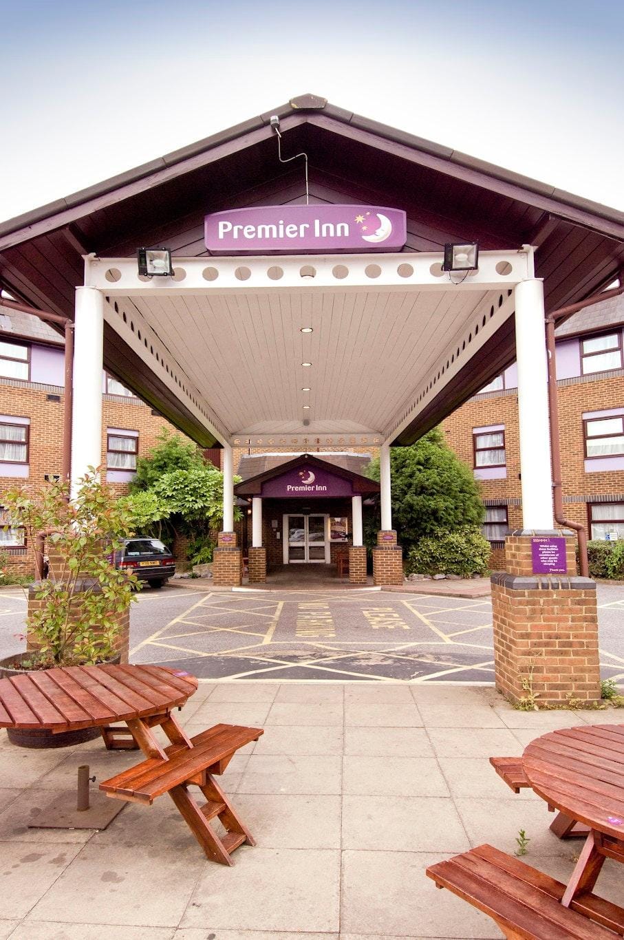 Premier Inn London Gatwick Airport - A23 Airport Way Inn in Horley