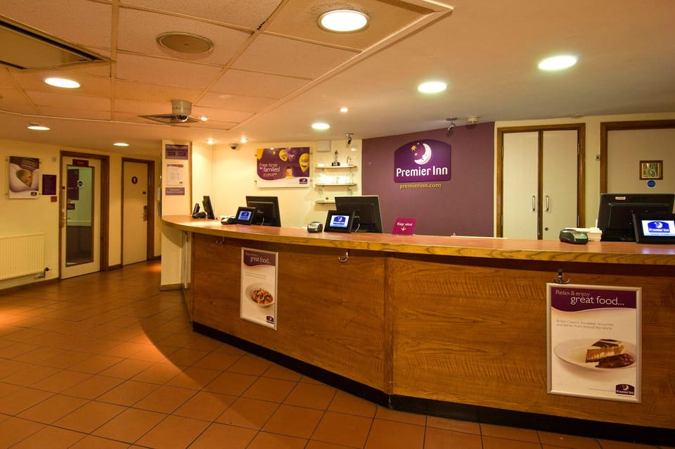 Premier Inn London Gatwick Airport - A23 Airport Way Inn in Horley