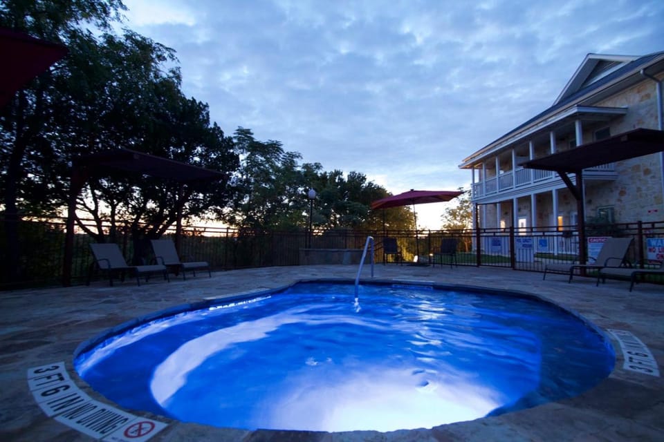 Gruene River Hotel & Retreat Hotel in Gruene