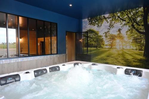 Domaine des Agapanthes Chambres d'hotes et Spa Hotel in Normandy