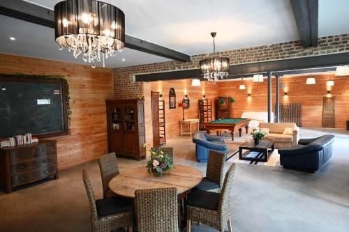 Domaine des Agapanthes Chambres d'hotes et Spa Hotel in Normandy