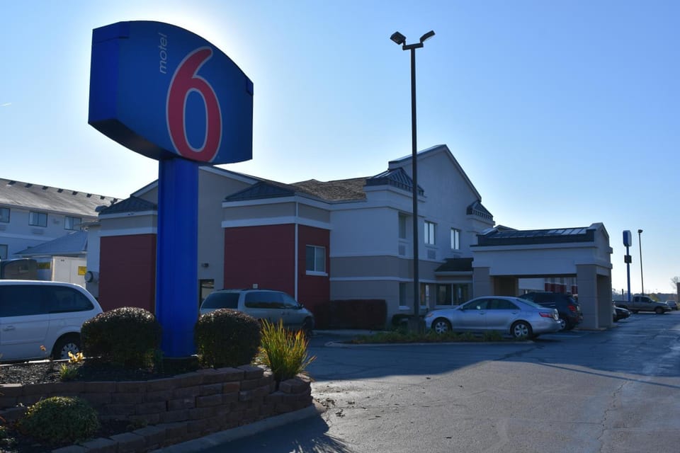 Motel 6 Anderson, IN - Indianapolis Hotel in Anderson
