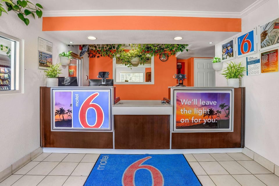 Motel 6 King City, CA Hotel in Sierra Nevada