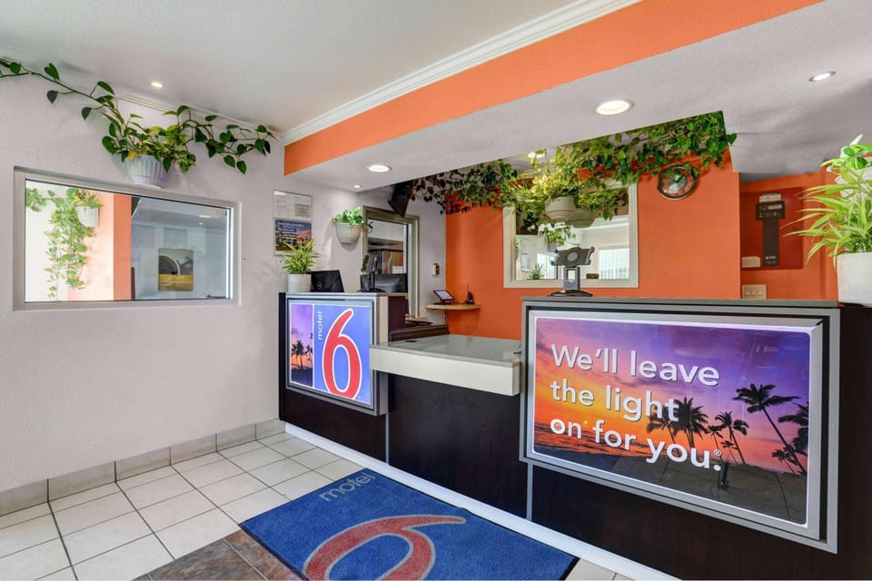 Motel 6 King City, CA Hotel in Sierra Nevada