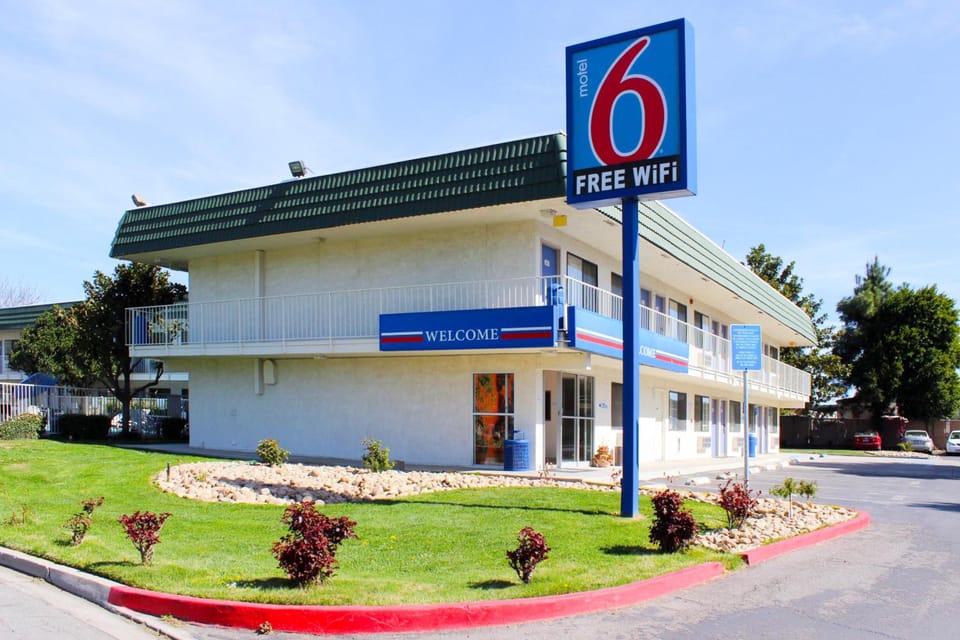 Motel 6 King City, CA Hotel in Sierra Nevada