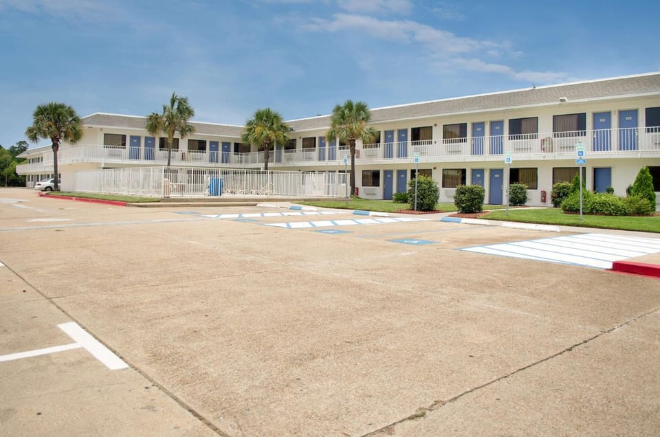 Motel 6 Gulfport, MS – Airport Hotel in Gulfport
