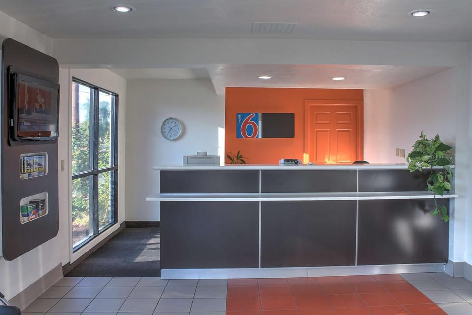 Motel 6 Bishop, CA Hotel in Bishop