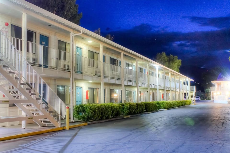 Motel 6 Bishop, CA Hotel in Bishop