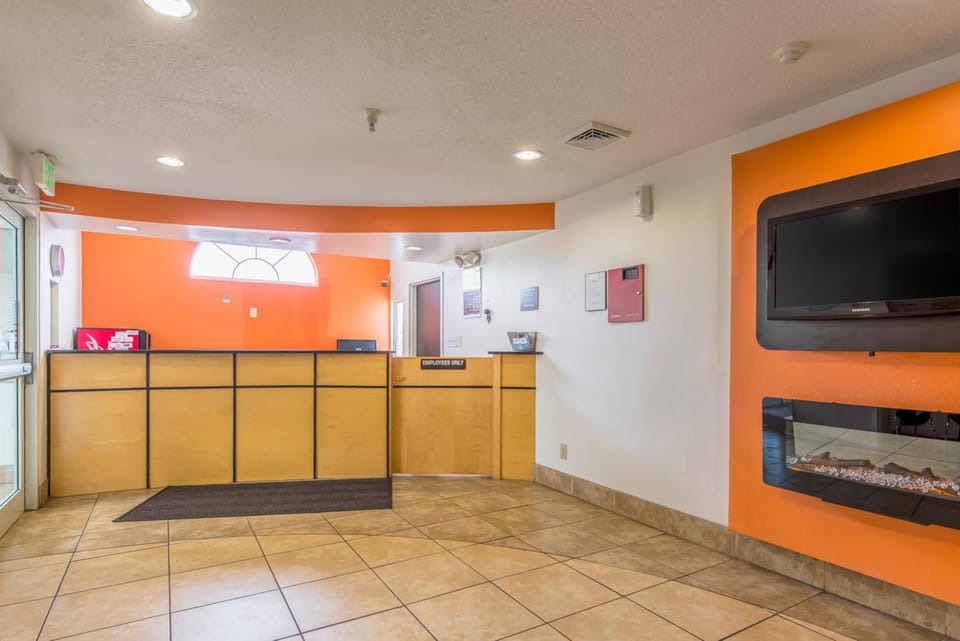 Motel 6 Indianapolis, IN Hotel in Pike Township