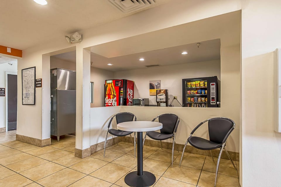 Motel 6 Indianapolis, IN Hotel in Pike Township